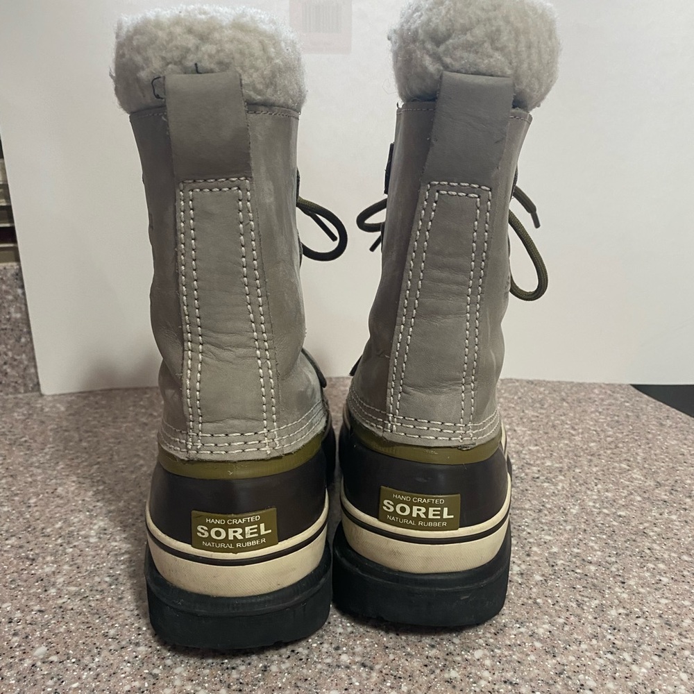 Sorel Women’s Caribou boot size 6 - Picture 8 of 9